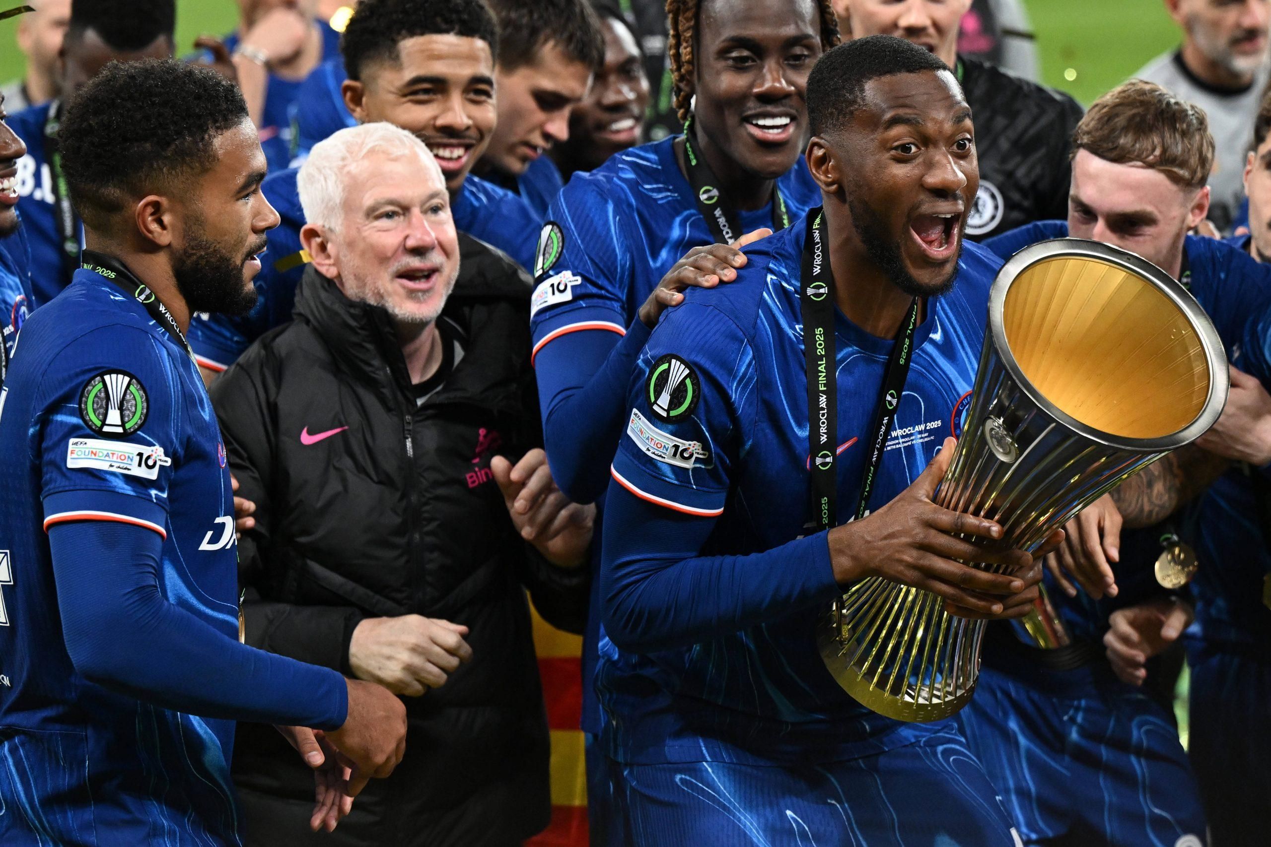 Tosin Adarabioyo with his Chelsea teammates after winning the Europa League conference