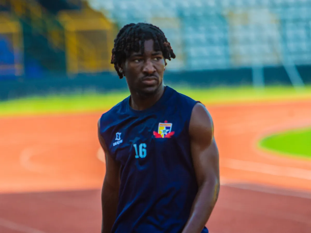 Haruna Hadi Remo Stars player during the warm-up session of the NPFL26 MD12 game between Remo Stars and El Kanemi Warriors at the MKO Abiola Stadium, Abeokuta, Ogun State. 