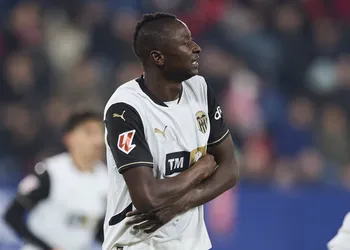 Ex-Real Madrid striker advises Valencia coach to bench Sadiq Umar for 7-goal Spanish star