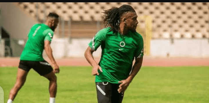 “With his new ideas, we’ll do well” – Everton star Alex Iwobi shades Gernot Rohr in Jose Peseiro praise