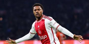 Chuba Akpom: Ajax coach pours cold water on Nigerian striker’s possible exit