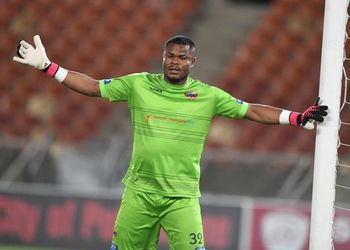 Stanley Nwabali shuns transfer talks, pens new three year deal with Chippa United