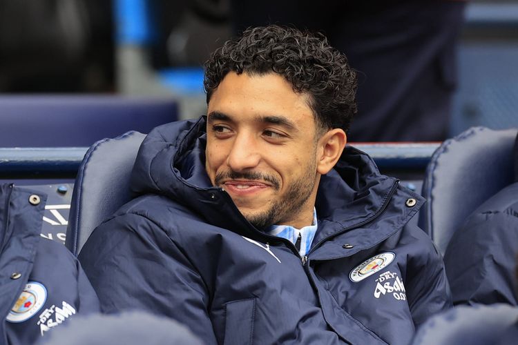 Manchester City v Everton Premier League 18/10/2025. Omar Marmoush 7 of Manchester City on the substitutes bench ahead of the Premier League match between Manchester City and Everton at the Etihad Stadium, Manchester, England on 18 October 2025. Manchester Etihad Stadium Manchester England Editorial use only DataCo restrictions apply See www.football-dataco.com , Copyright: xConorxMolloyx PSI-23048-0109