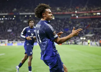 “He is killing me” – Samuel Chukwueze “berates” Calvin Bassey in Super Eagles camp over Fulham incident － Watch video