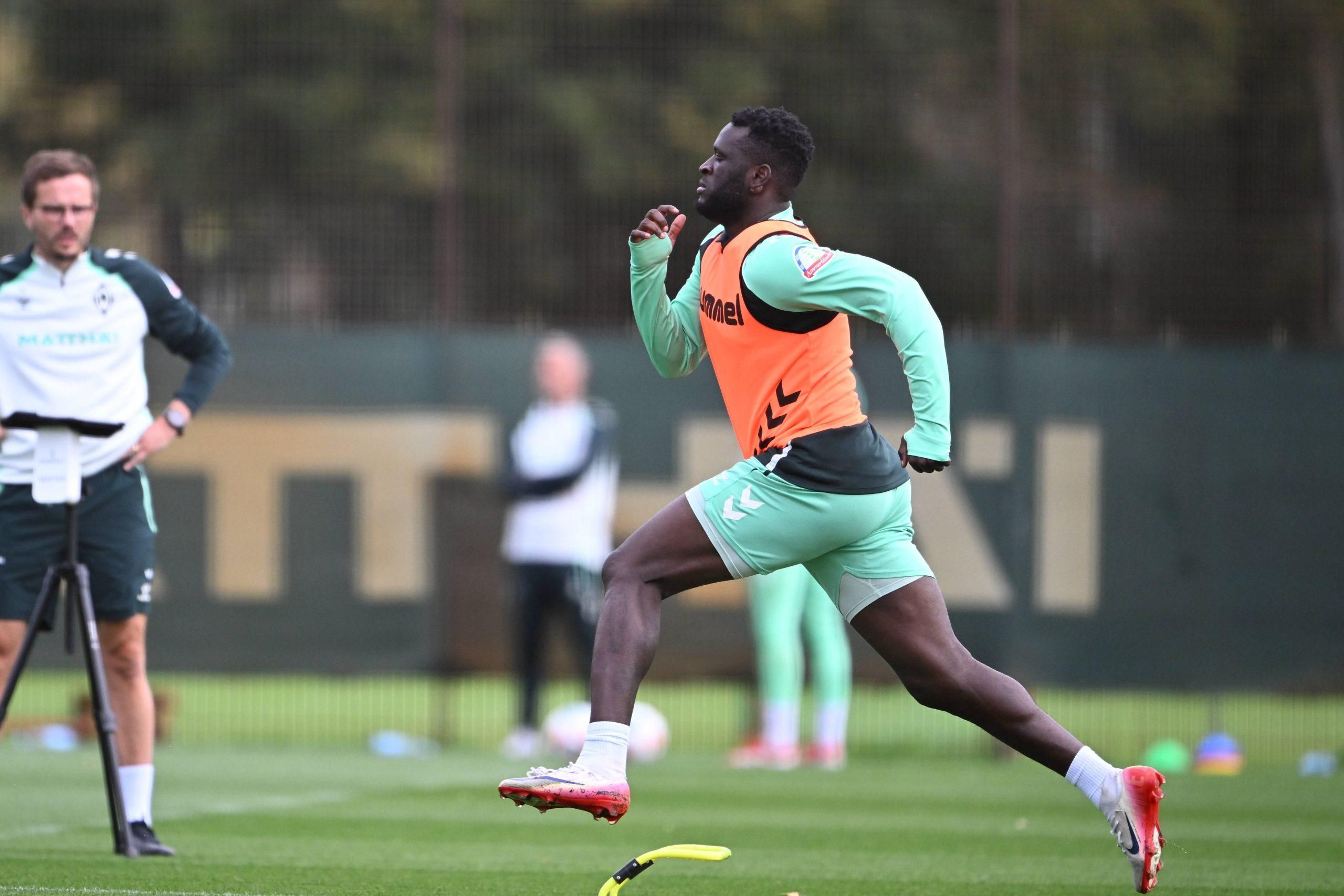 Victor Boniface in training at Werder Bremen