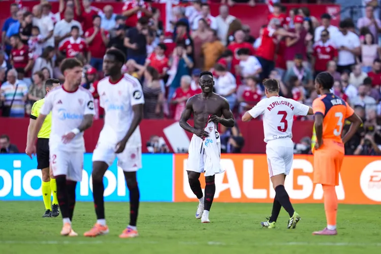 “We can play together” – Sevilla’s new signing plays up Akor Adams partnership