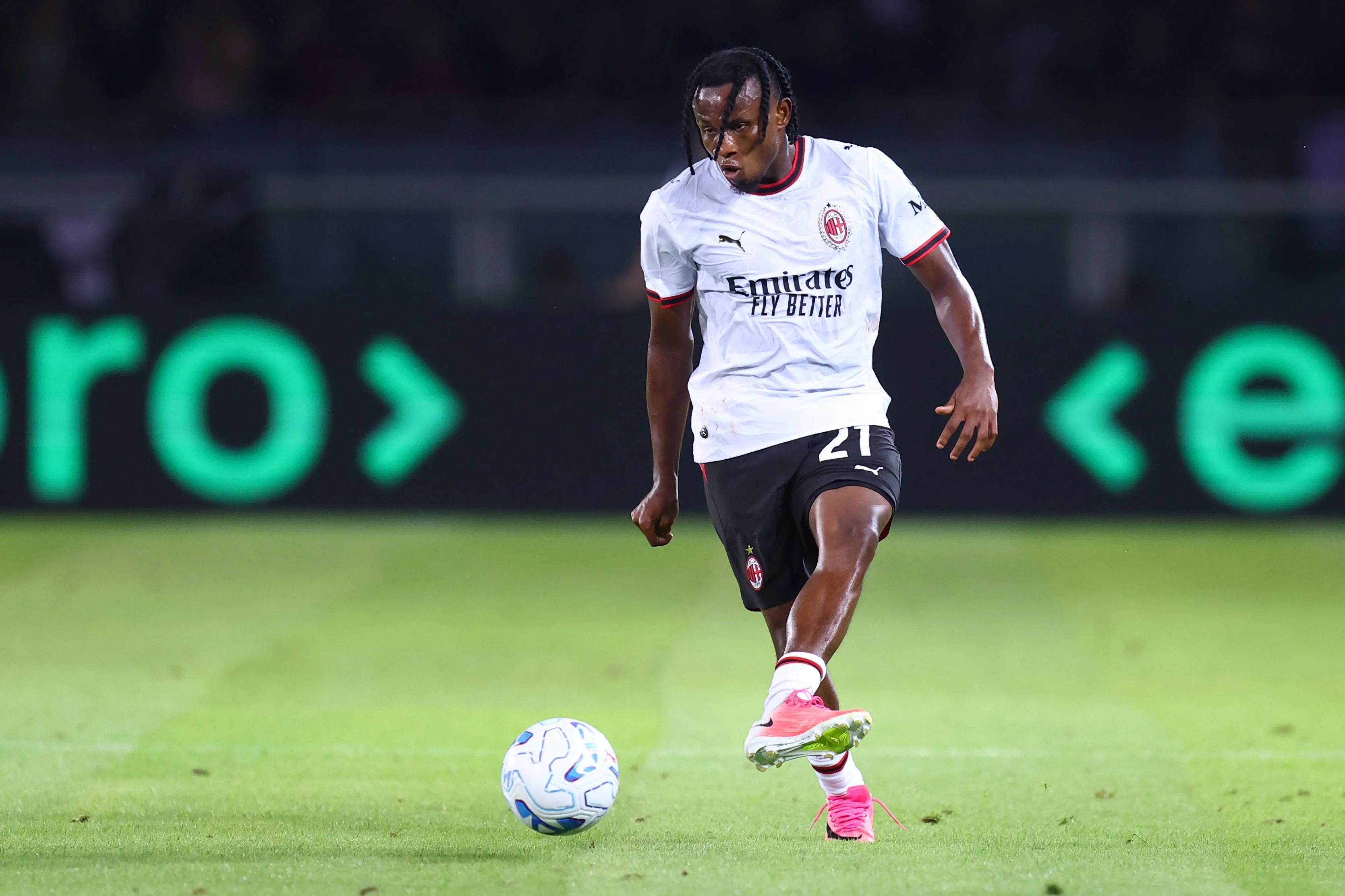 Samuel Chukwueze of AC Milan controls the ball against Torino