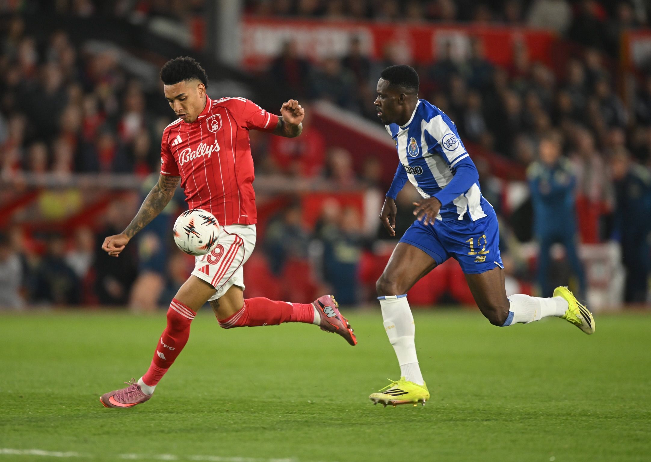 Igor Jesus and Zaidu Sanusi during the Nottingham Forest vs FC Porto clash