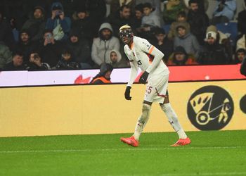 “He’s a Napoli player” – Antonio Conte gives stance on Super Eagles’ striker