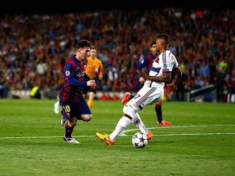 Messi Dribbling Boateng In The UCL