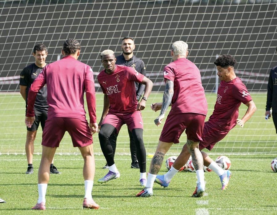 Galatasaray players Victor Osimhen, Mauro Icardi Leroy Sane, Gabriel Sara in training
