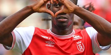 Drama as ‘injured’ Leon Balogun is replaced with omitted former U-20 star for Algeria clash