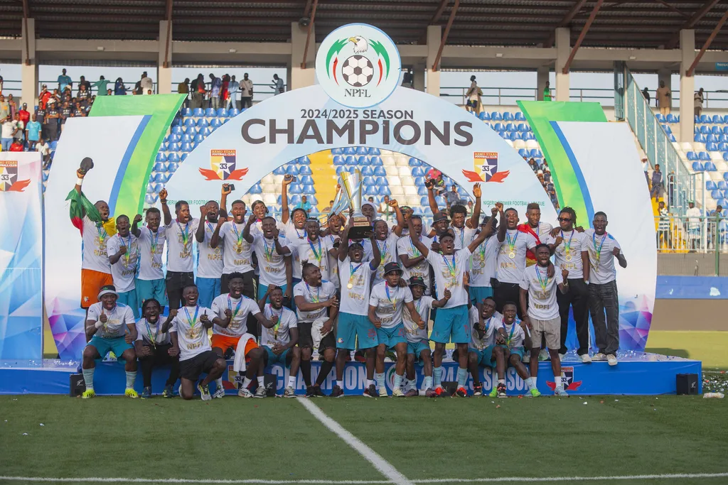 Remo Stars Receive NPFL 2024/2025 Season Trophy In Ikenne