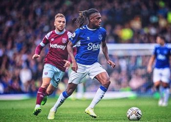 ‘Come back to Arsenal’- Fans eulogize Iwobi after Player of the match performance