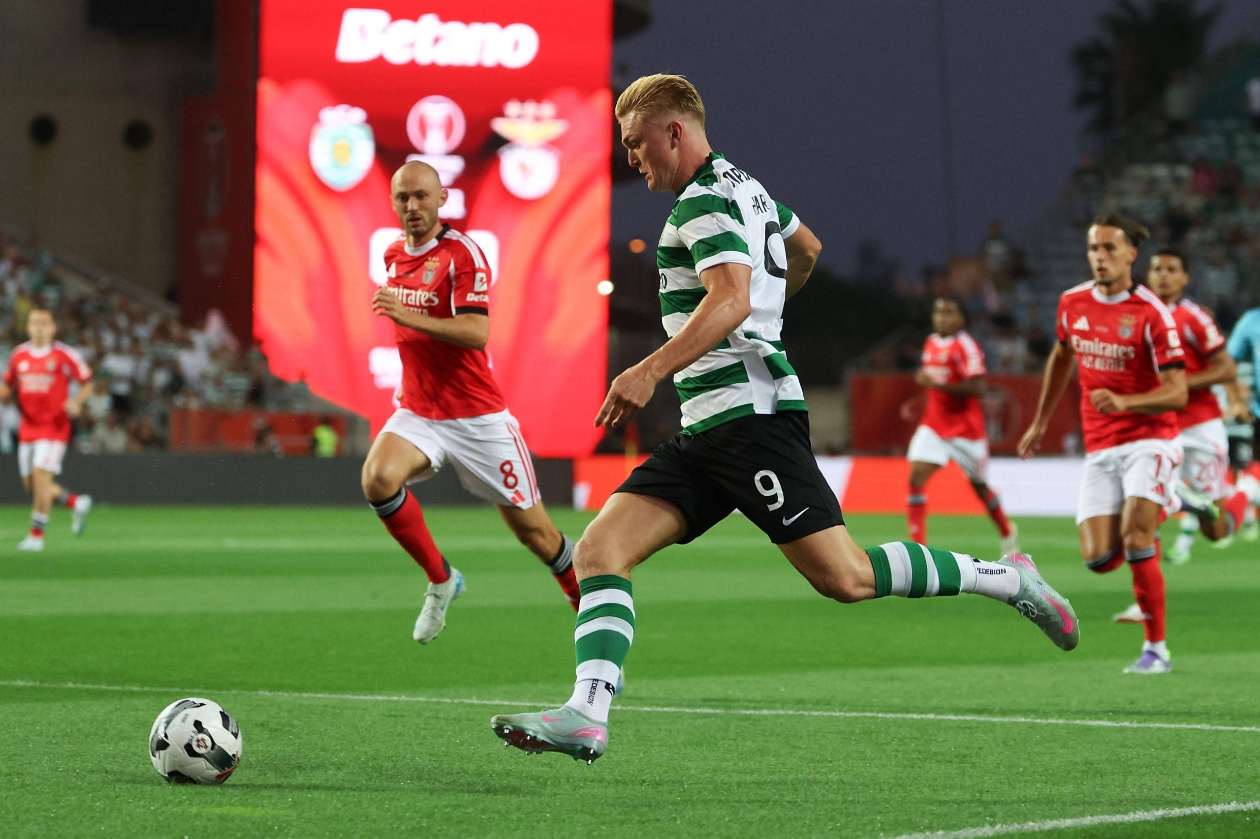 Conrad Harder in action for Sporting Clube de Portugal