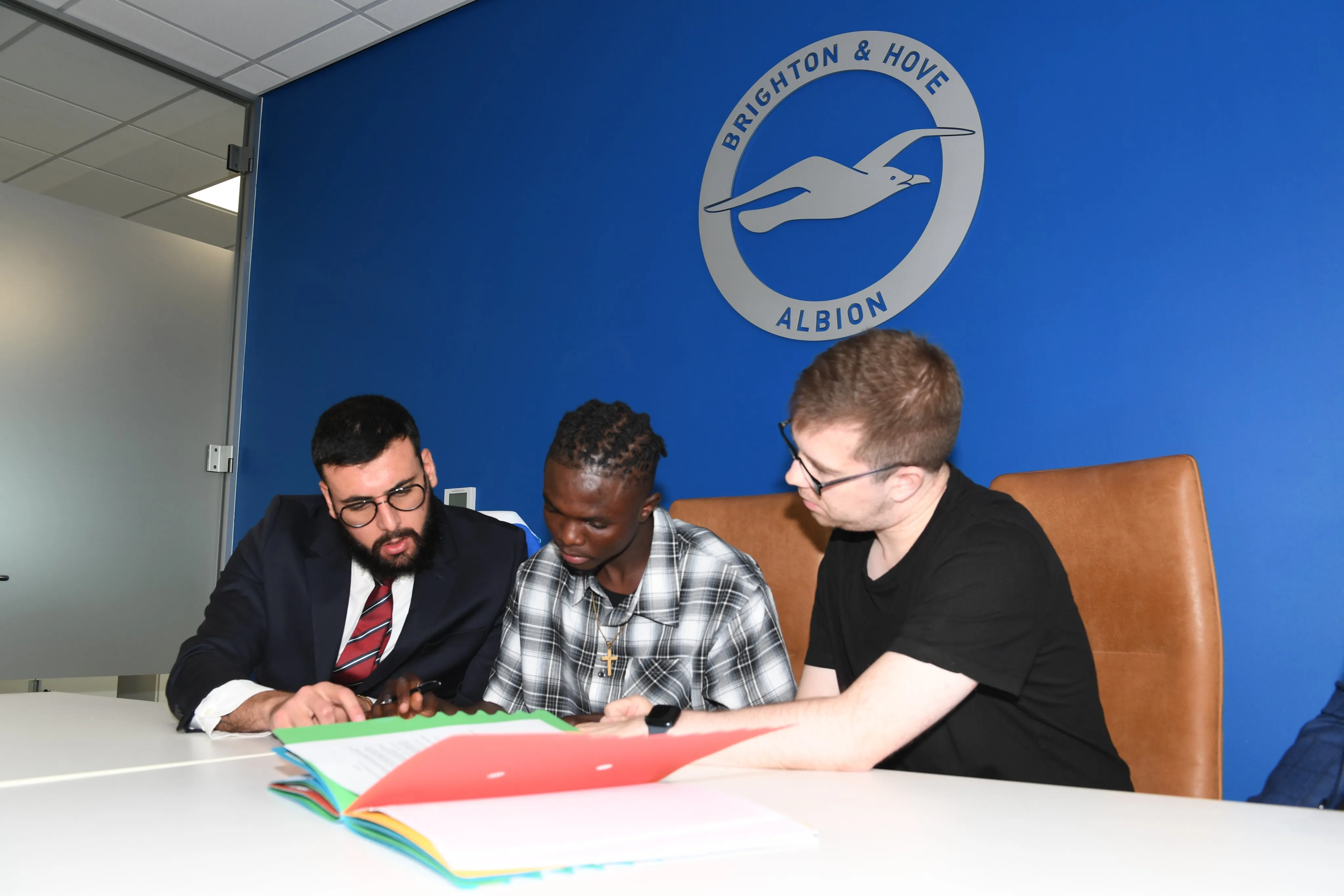 Zadok Yohanna signs for Brighton