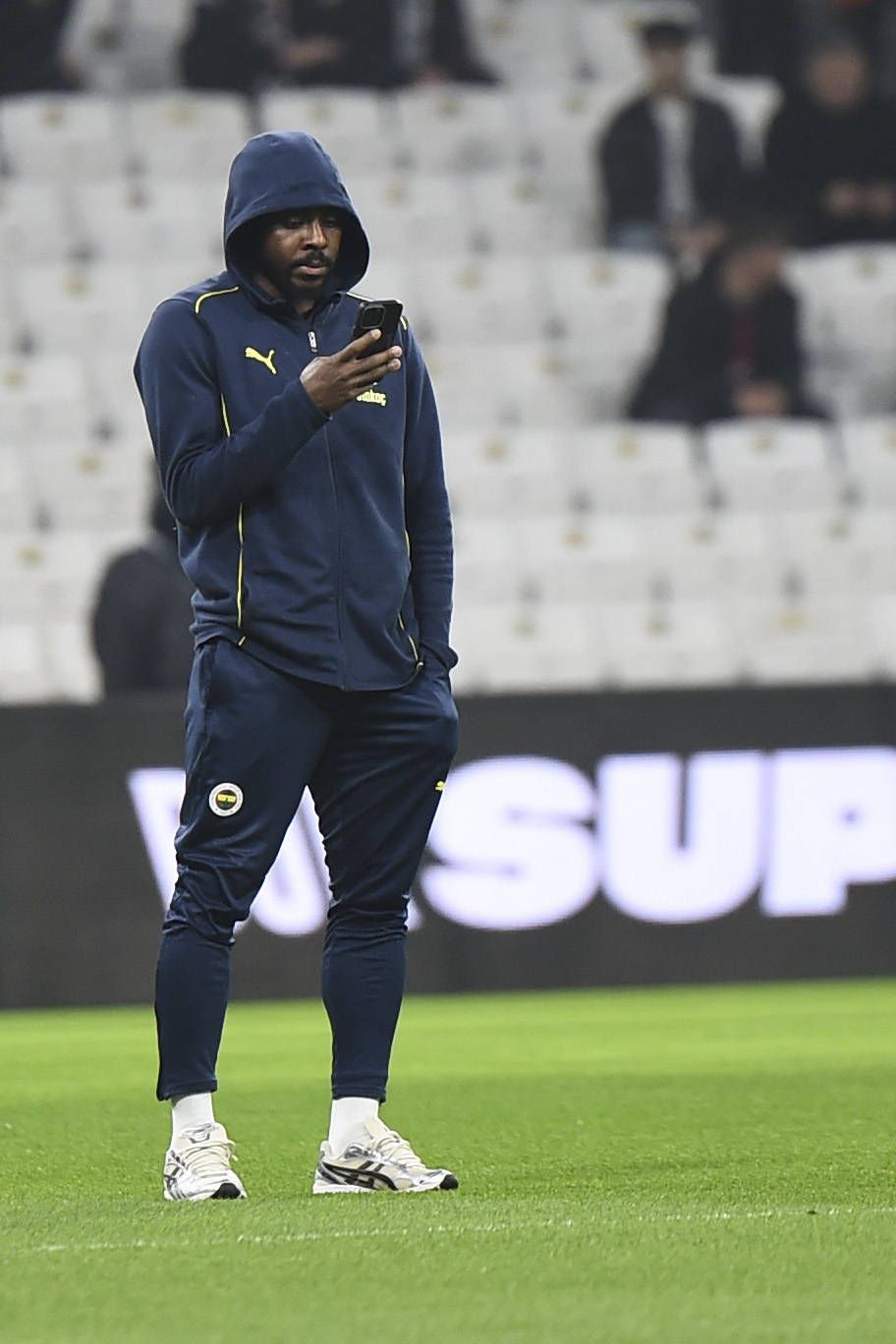 Bright Osayi Samuel of Fenerbahce (photo credit: Imago)
