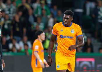 Zaidu Sanusi out? Porto launch hunt for new left full-back