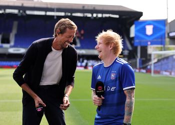 “Made it when I retired” – Manchester United legend warns Nigeria-eligible Chido Obi-Martin