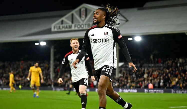 Triple delight for Iwobi as Fulham defeat Wolves in five-goal thriller