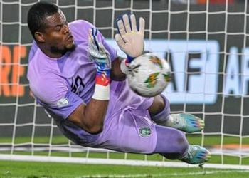 English team Brentford table 12-million-euro offer for Osayi-Samuel