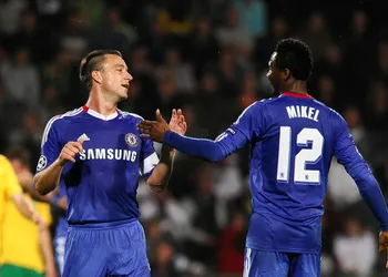 Alternative to Sanchez? Mikel tells Chelsea which goalkeeper to get