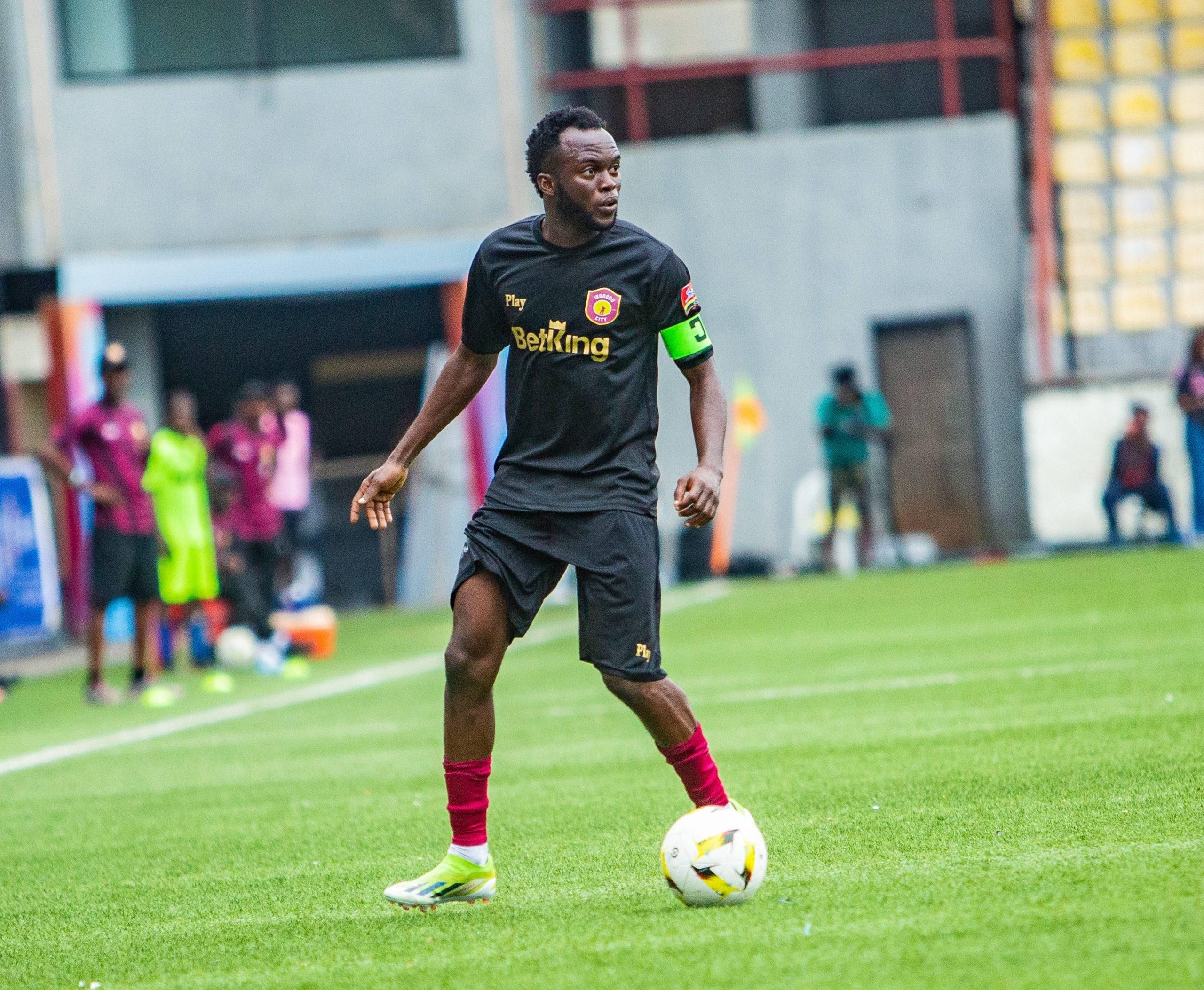 Ikorodu City player, Ojetoye Waliu in action