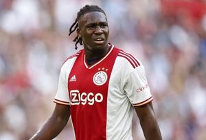Transfer: Fulham reach agreement with Ajax for Bassey