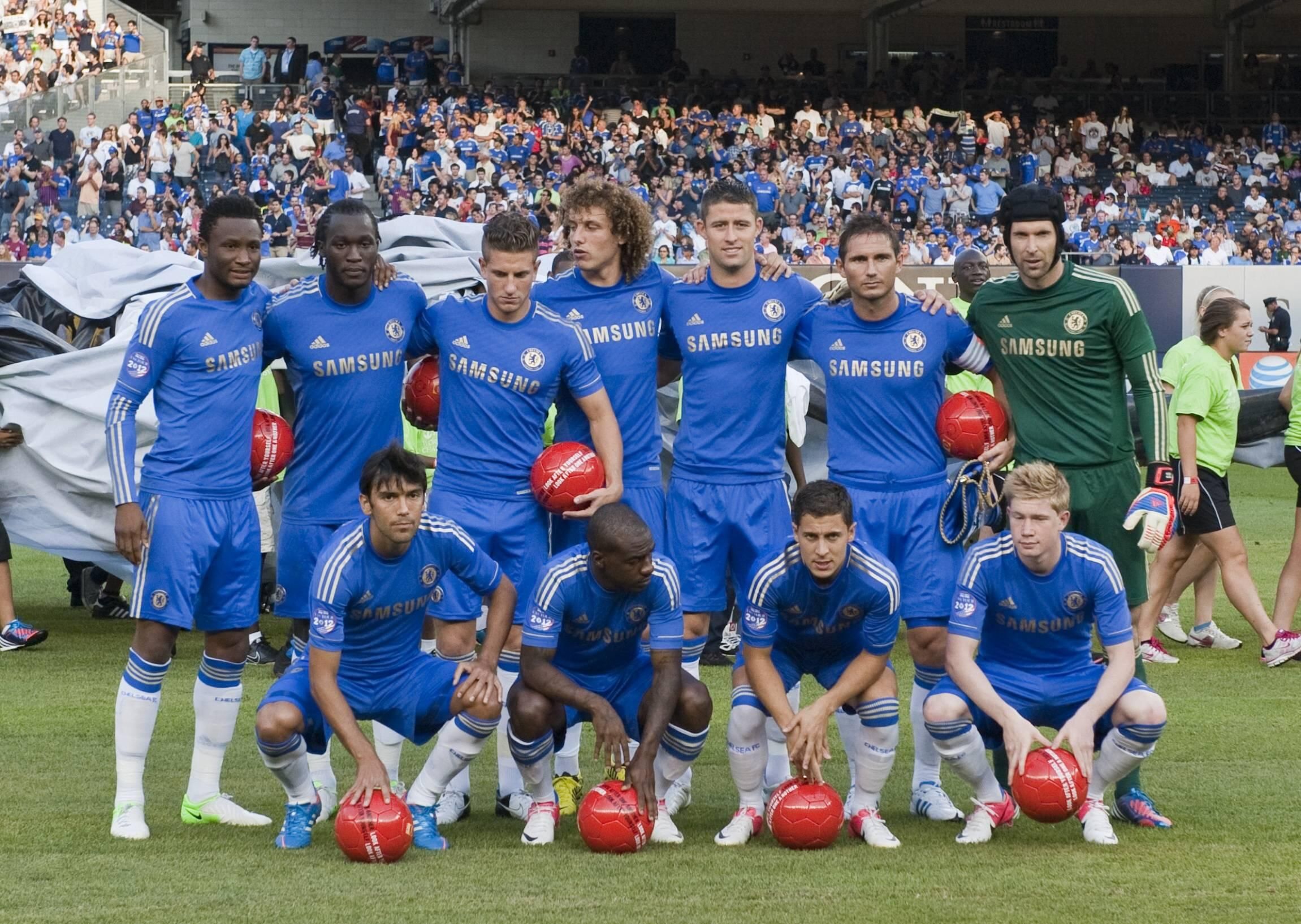 Chelsea FC starters back from left: John Obi Mikel, Romelu Lukaku, Sam Hutchinson, David Luiz, Gary Cahill, Frank Lampard, Petr Cech; front: Paulo Ferreira, Gael Kakuta, Eden Hazard, Kevin de Bruyne