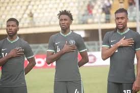Wilfred Ndidi (center)