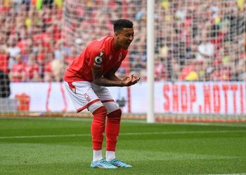 Watch: Jesse Lingard chills with Super Eagles stars as he speaks in Pidgin-English
