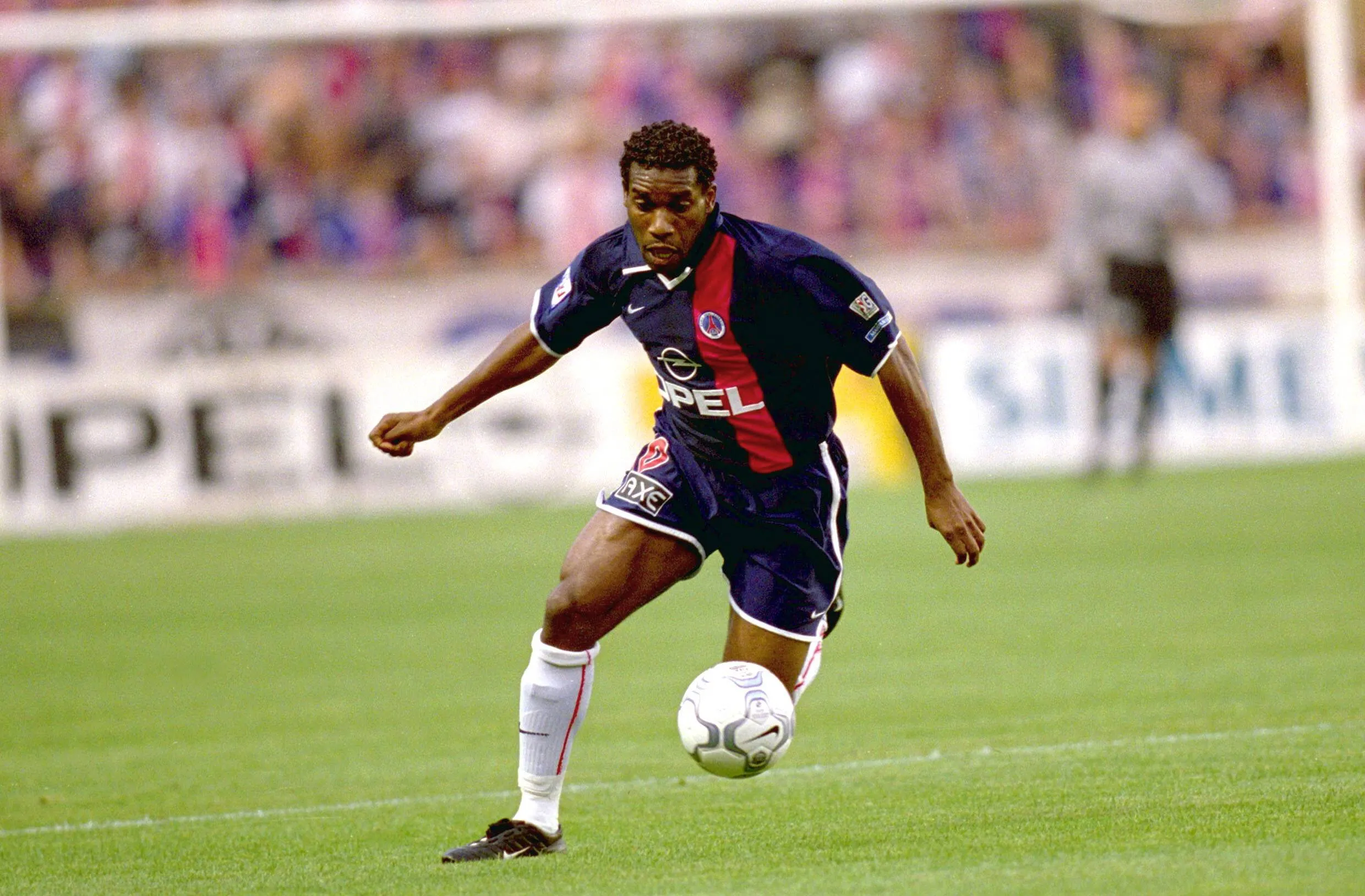 Augustine Okocha (PSG) on the ball, Paris Saint Germain, Parc des Princes