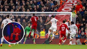 Adekunle Gold cheekily takes credit for Manchester United’s form revival after beating Liverpool