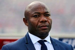 Emmanuel Amuneke: Former Nigeria and Barcelona winger set for NPFL coaching return