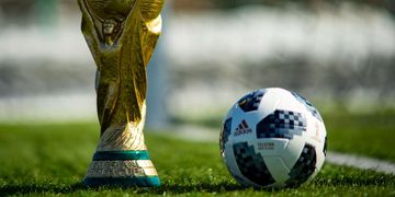 Ajax boss compares Galatasaray star Victor Osimhen to Man United, Chelsea legends in UCL build-up