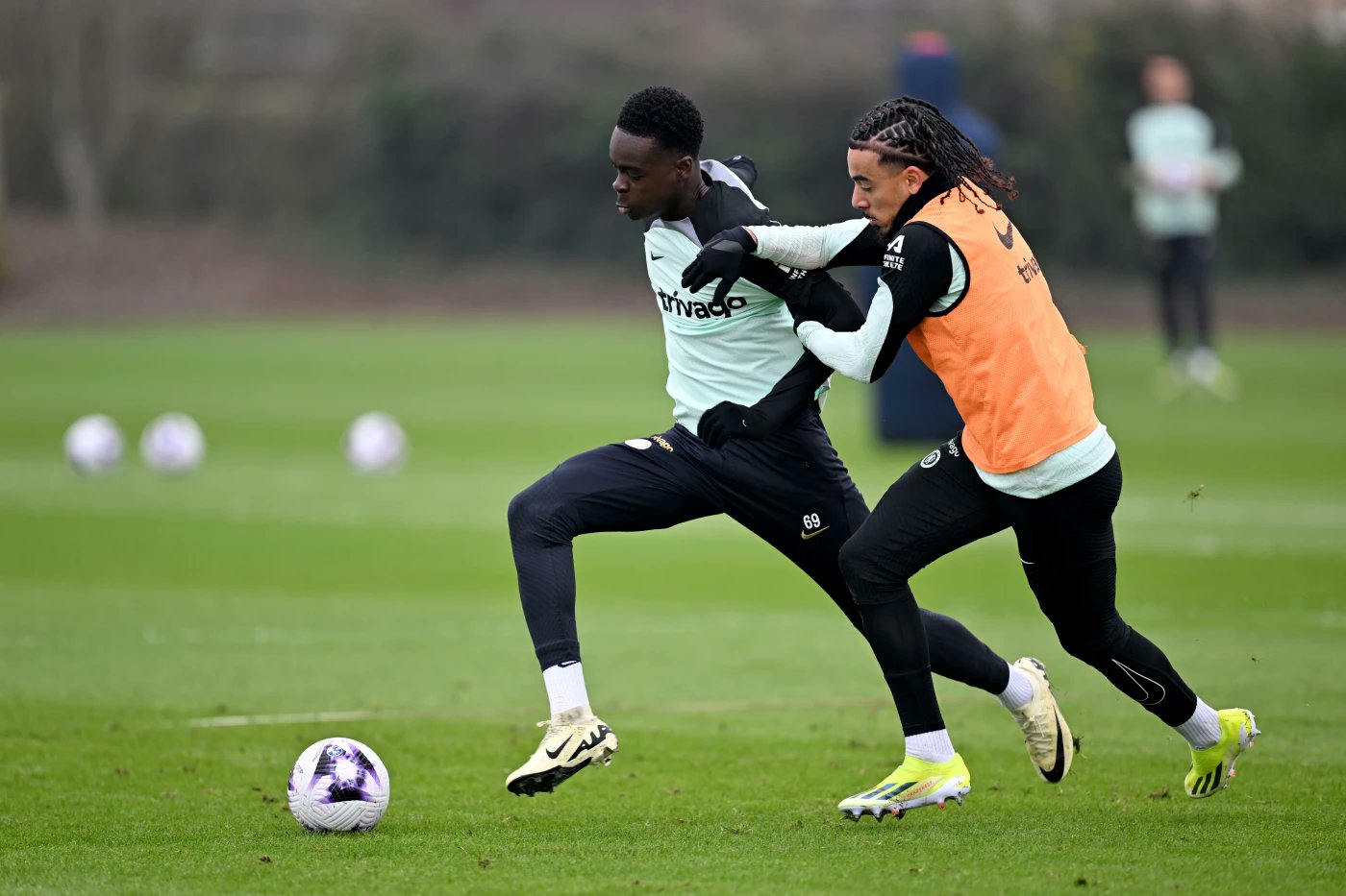 Tyrique George in Chelsea training with Malo Gusto.