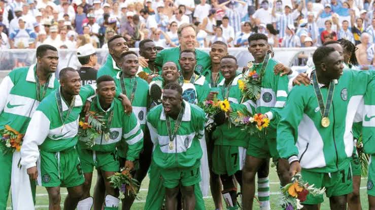 “Little did we know” – Sunday Oliseh remembers Nigeria’s ‘96 Olympic gold as Mohammed Ali lights flame