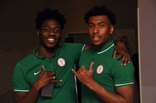 “Nigerians gravitate towards each other” – Ola Aina and Iwobi revisit childhood memories from growing up in London