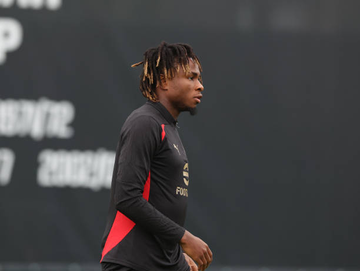 Fulham set to battle with three Premier League clubs for AC Milan star Chukwueze